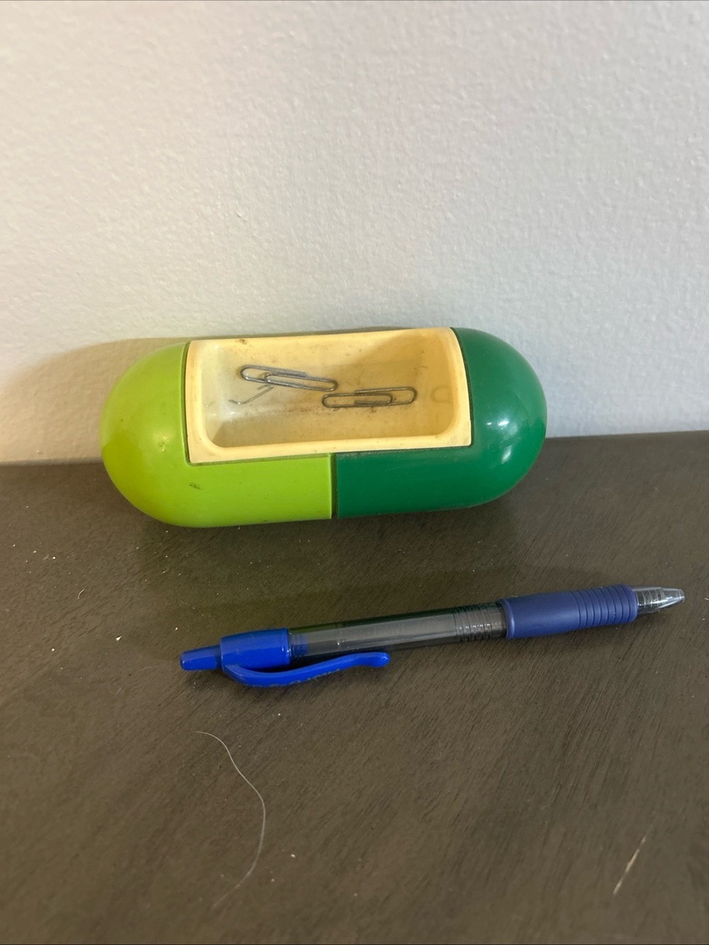 Green Capsule Pill Magnetic Paperclip Holder